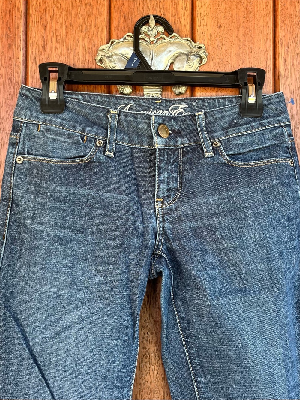 Women’s American Eagle Jeans - Picture 2 of 9